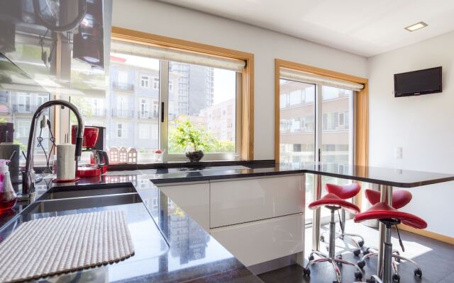 Pretty Porto Apartment by Soulsharing