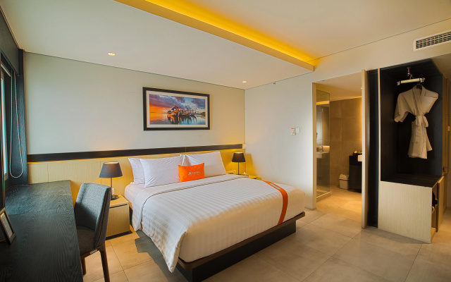 J4 Hotels Legian – Guest Rooms – Kuta