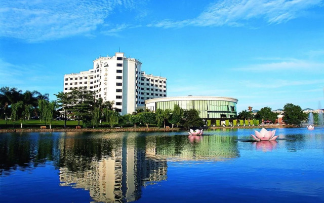 Zhuhai Holiday Resort Hotel - Light Inn