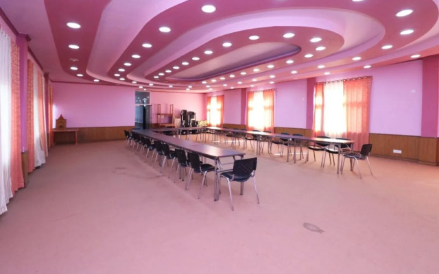 Hotel Binsar Rooms By OYO Rooms