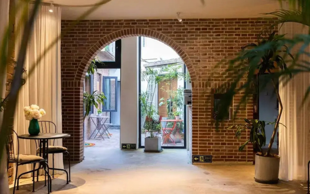 Beijing Drum Tower Loft Courtyard Hotel