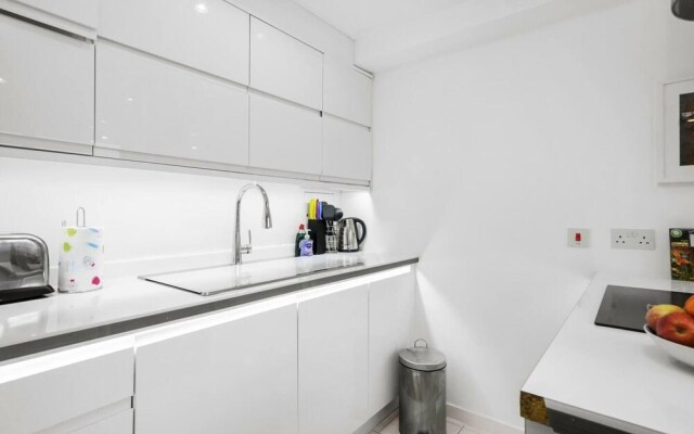 Livestay- Trendy 1bed With Balcony in Westminster