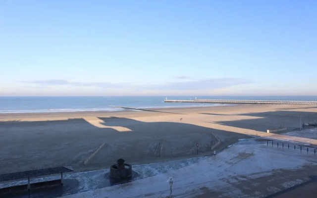 Apartment in Nieuwpoort With Sea Views