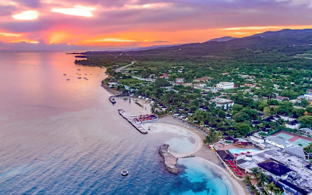Decameron Club Caribbean Runaway Bay, Ramada All-Inclusive Resort