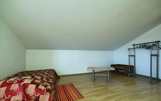 Amazing Home in Tar-vabriga With Wifi and 2 Bedrooms