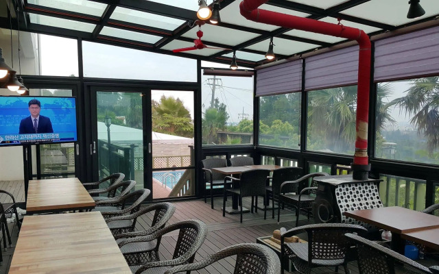 Jeju Bunker Hotel & Resort