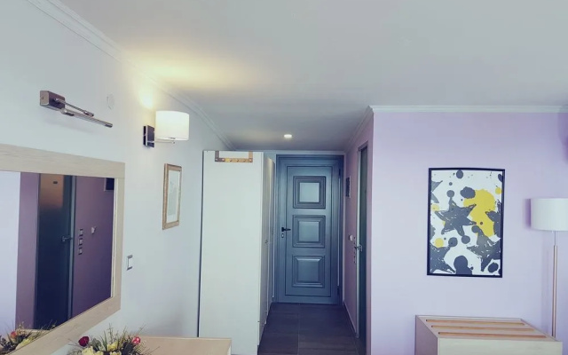 La Luna Hotel