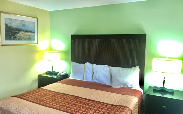 Travelers Inn Medford