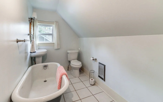 Harrison Family Home w/ Grill - Near Downtown!