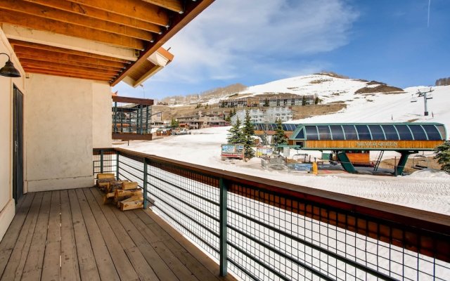 View Of Mt Crested Butte- 1 Br 1 Bedroom Condo - No Cleaning Fee! by RedAwning
