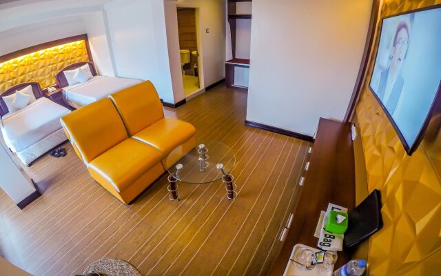 Clover Hotel