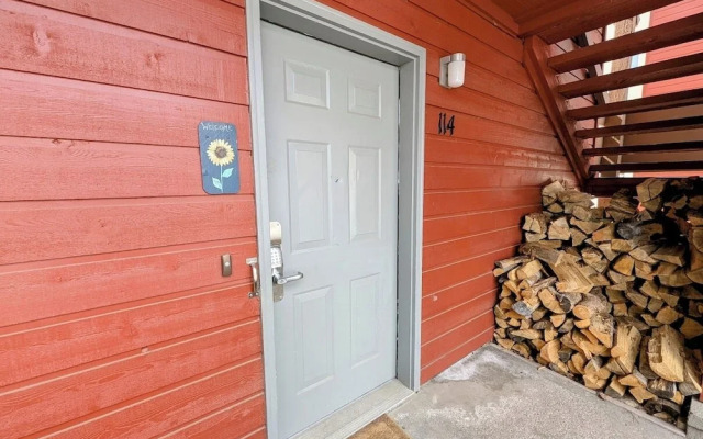 Cinnamon Ridge C114