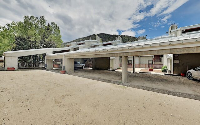 15tru1zs 2 Bedroom Condo