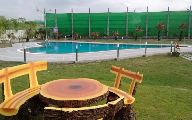 Famous Parami Hotel