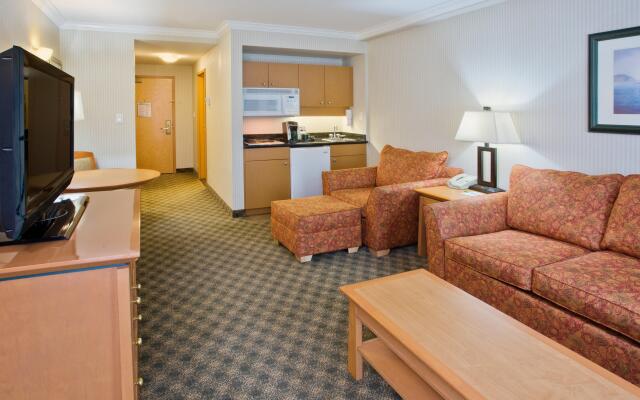 Holiday Inn Hotel & Suites North Vancouver by IHG