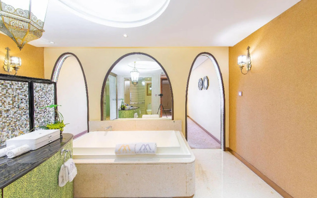 Modern Classic Hotel