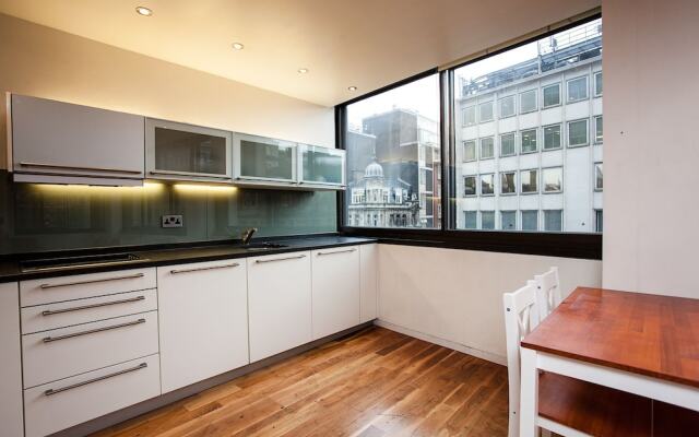 2 Bedroom Apartment Overlooking Oxford Street