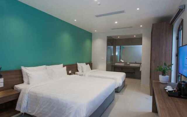 The Twin Hotel