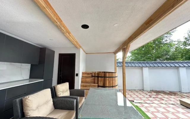 Qafqaz Suite Wood Stack