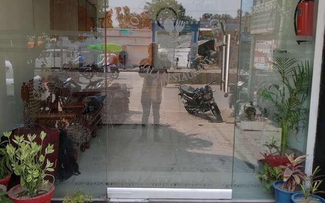 Hotel Green Palace and Ujala Restaurant