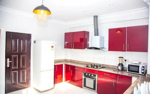 Earls Court Spintex Apartment