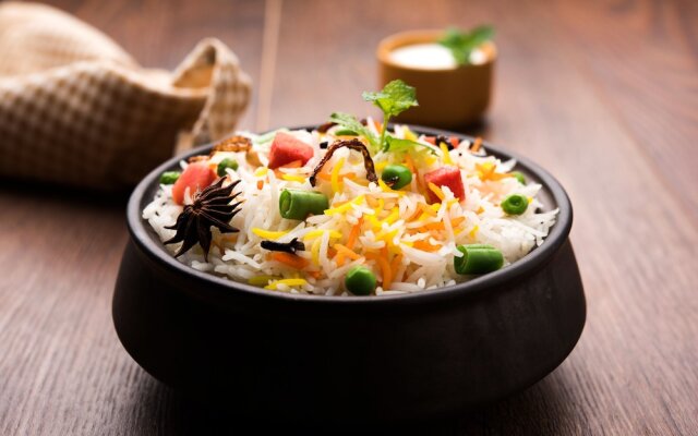 OYO 82328 Green Valley Inn