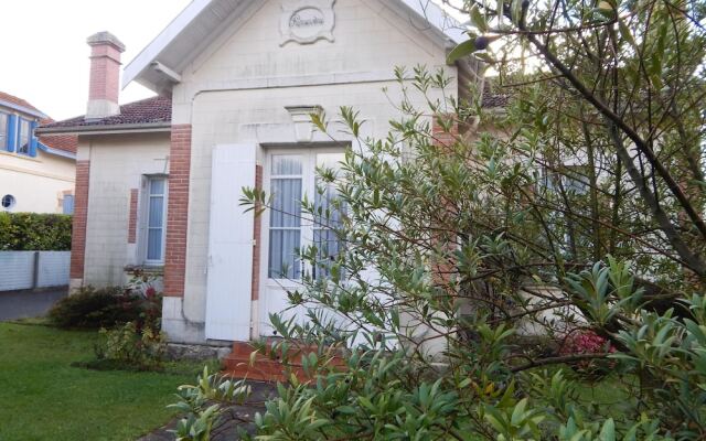 Maison arcachonnaise à 150m de la plage