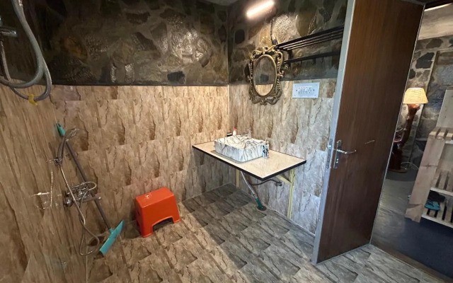 Homestay near Jutogh Church in Shimla