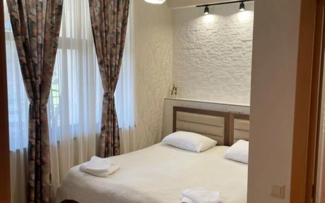 Niniko Shampriani Guest House