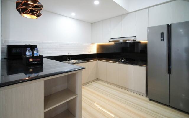 Exclusive And Spacey 3Br At Grand Sungkono Lagoon Apartment