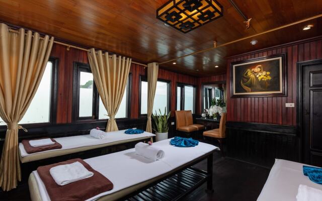 Verdure Lotus Grandeur Cruise