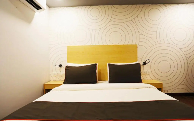 Slf Mall by OYO Rooms