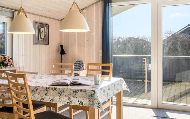 6 Person Holiday Home in Hemmet