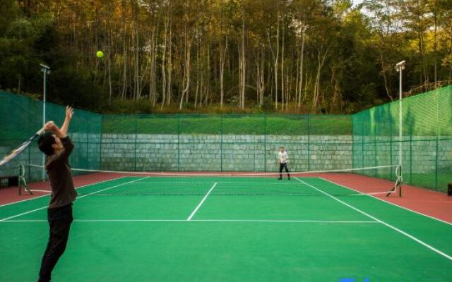 Huangshan Taiping Lake Pine cone Hotel