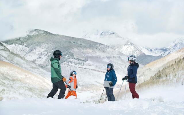 Luxury Mountainside 5BR Chalet in Vail Village by RedAwning