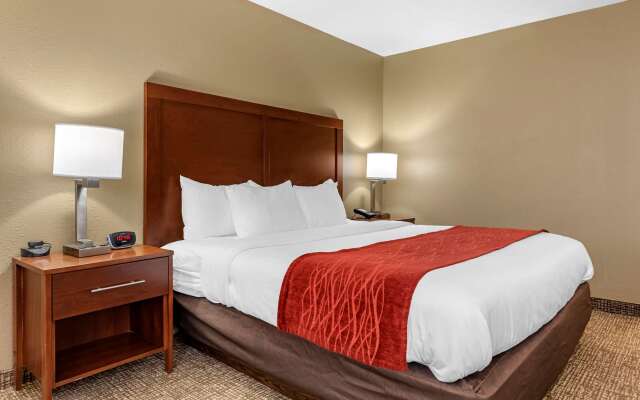 Comfort Inn & Suites Cincinnati Eastgate
