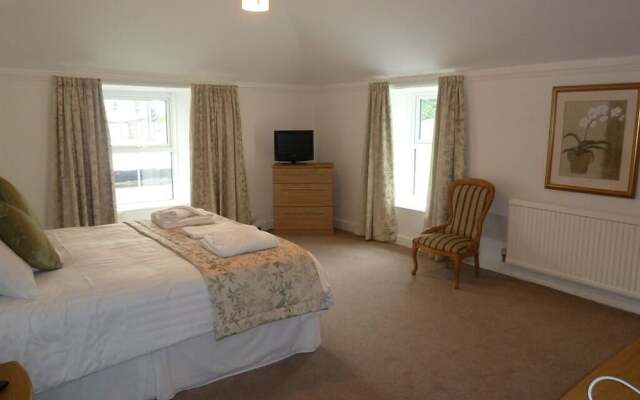 Eliot House Hotel