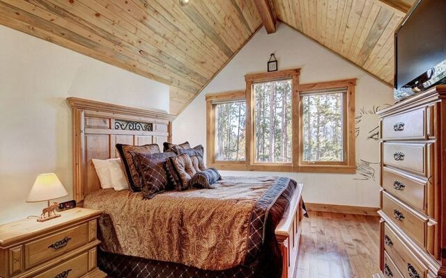 Silver Circle Chalet by RedAwning