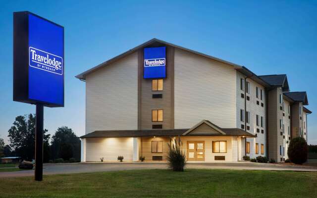 Travelodge by Wyndham Livonia