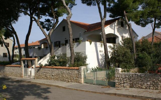 Dinka - Cosy & pet Friendly - A1