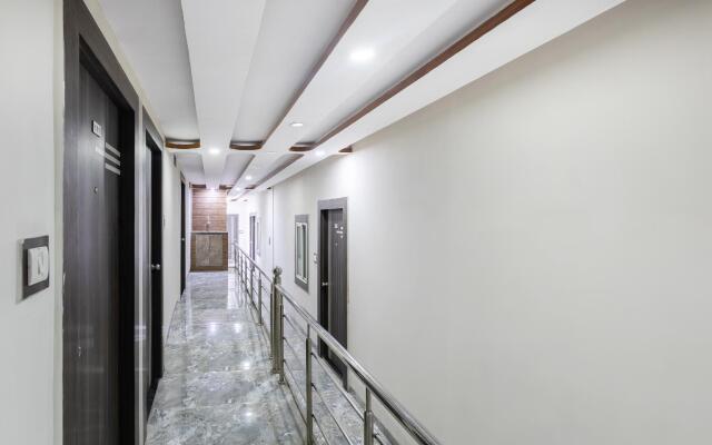 OYO 45301 Hotel Om Palace