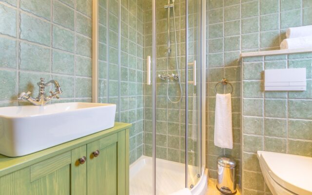 Luxury Villas Kras Ladies