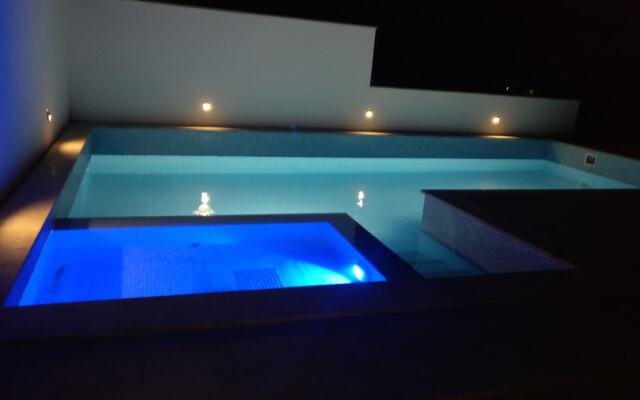 3 Bedroom 3 Bathroom Pool ,ivy House Montenegro