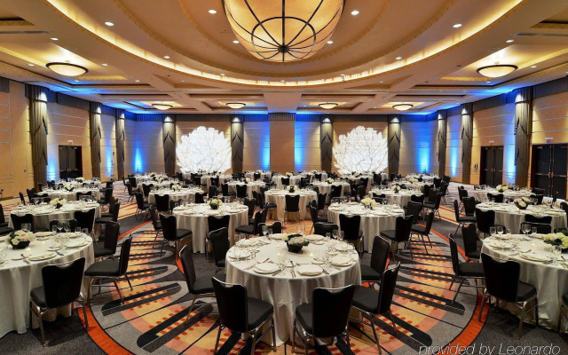 Loews Philadelphia Hotel