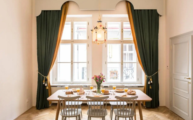 Downtown Designer apartment Karlin