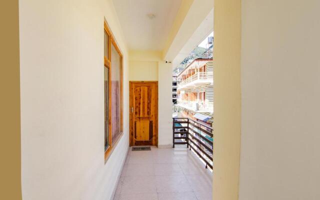 Fabhotel Royal Galaxy