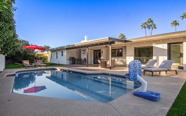 Citrus Grove Heated Pool Putt Grn Gameroom