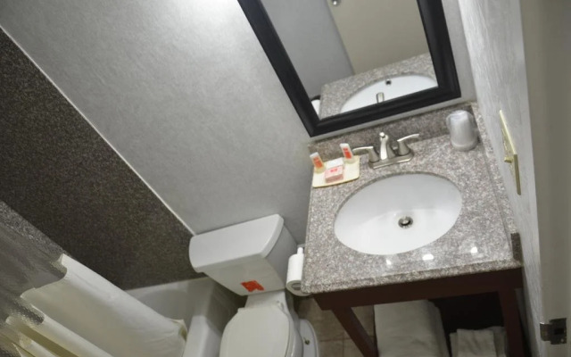 Red Carpet Inn & Suites Ebensburg