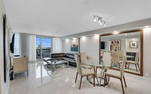 The Grand Condos by Edgewater One IR