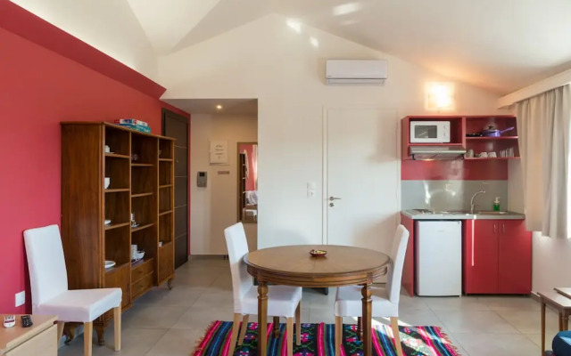 CHROMA Lodge Pikermi